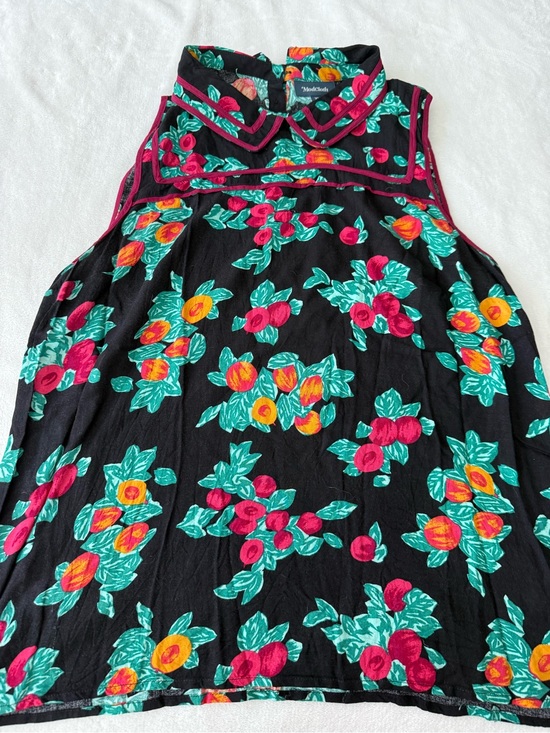 Modcloth Tops - ModCloth Women's XL Black Floral Fruit Print Collared Sleeveless Top D96
